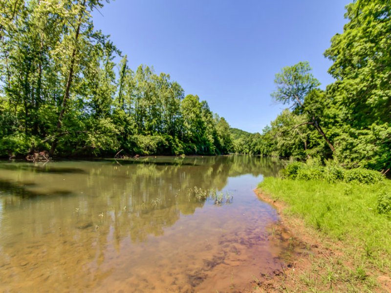 76 Acres On The Buffalo River : Hohenwald : Lewis County : Tennessee