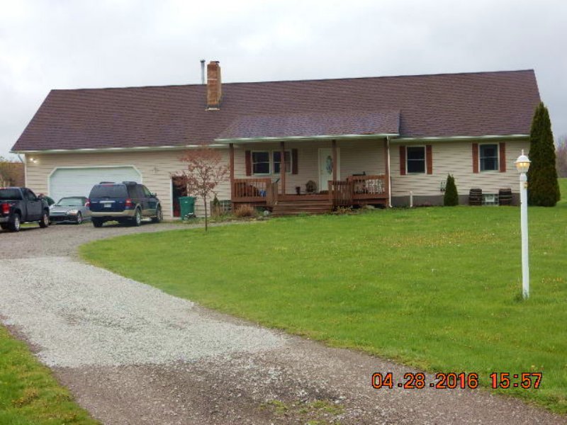 5 Acre Lake and Custom Ranch Home : Windsor : Ashtabula County : Ohio
