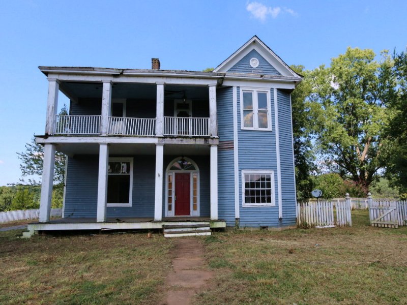 Historical Fixer Upper On 1.75± Ac : Sparta : White County : Tennessee