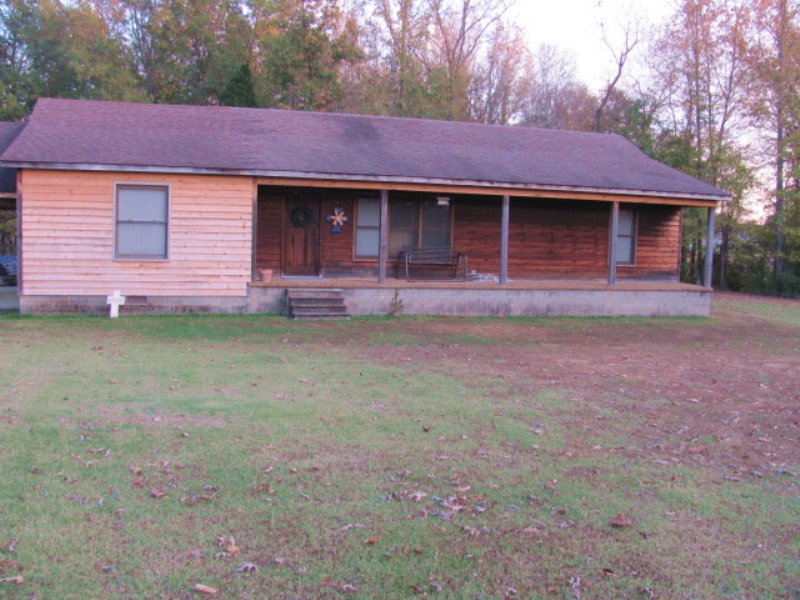 Cedar Sided House On 3 Acres : Gleason : Weakley County : Tennessee