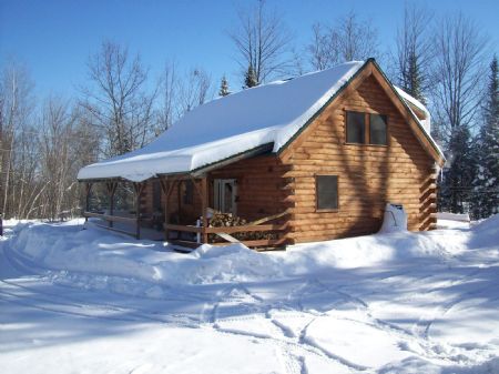 Cozy Log Home : Starts : Somerset County : Maine