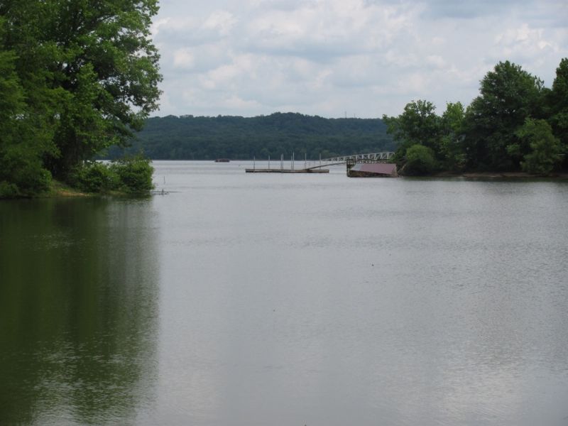 3 Acres Waterfront On Tn River : Eva : Benton County : Tennessee