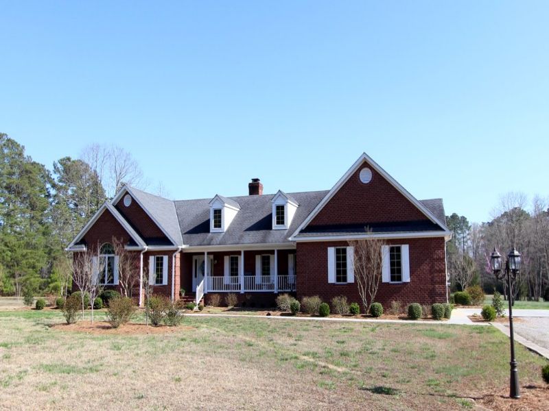 Beautiful Home On 9.63 Acres : Spring Grove : Prince George County : Virginia