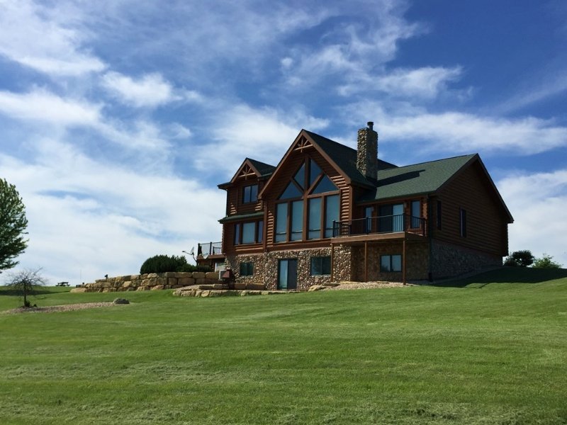 Stunning Log Home Estate : Boscobel : Crawford County : Wisconsin