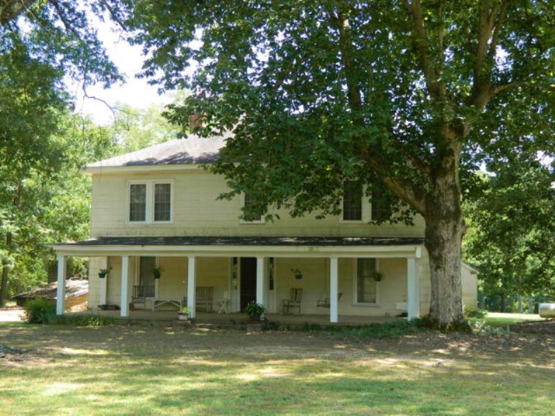 Country Farmhouse On 2+ Acres : Carlton : Oglethorpe County : Georgia