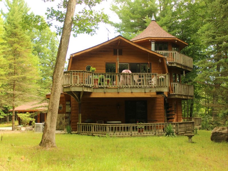 Very Private Setting On 22.9 Acres : Newaygo : Newaygo County : Michigan