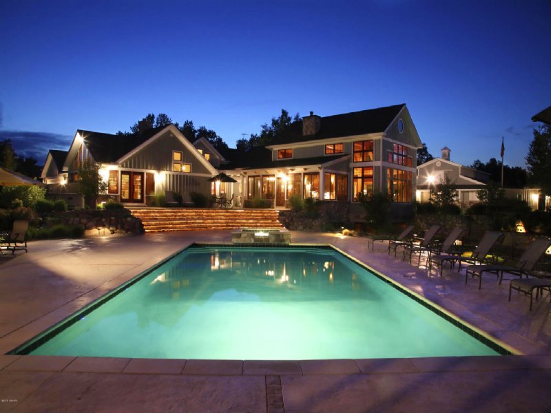 64 Acre Equestrian Estate : Augusta : Kalamazoo County : Michigan