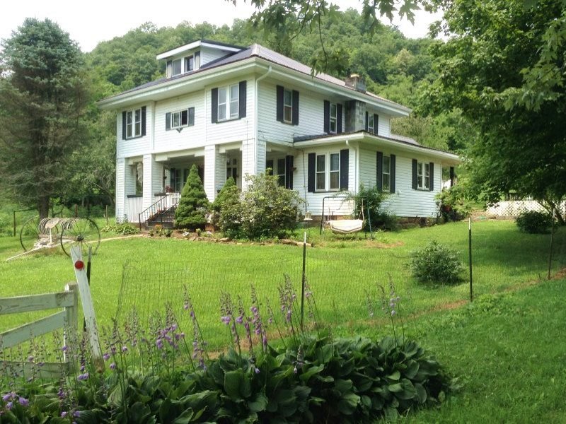 Beautiful Farm with Free Gas P/o : Orma : Calhoun County : West Virginia