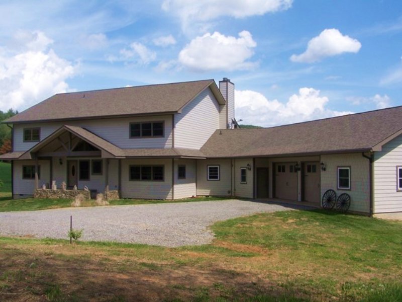 Custom-Built 3 Bed, 3 Bath Home : Troutdale : Grayson County : Virginia