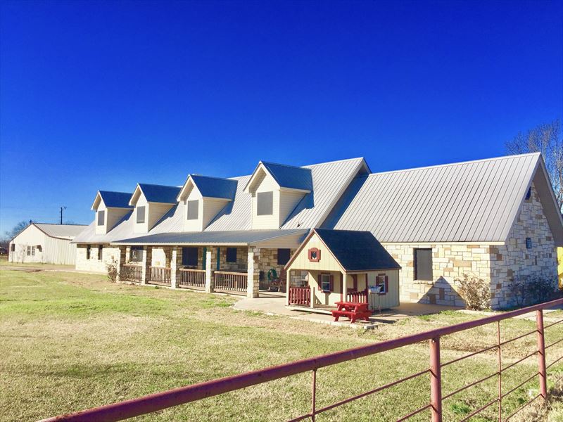 2 Story 5 Bedroom House On 11 Acres Land For Sale In Sulphur Springs Hopkins County Texas 121457 Landflip