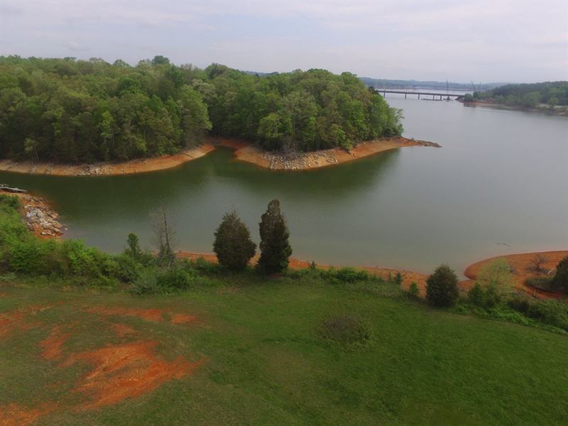 Douglas Lake Front Lot : Dandridge : Jefferson County : Tennessee