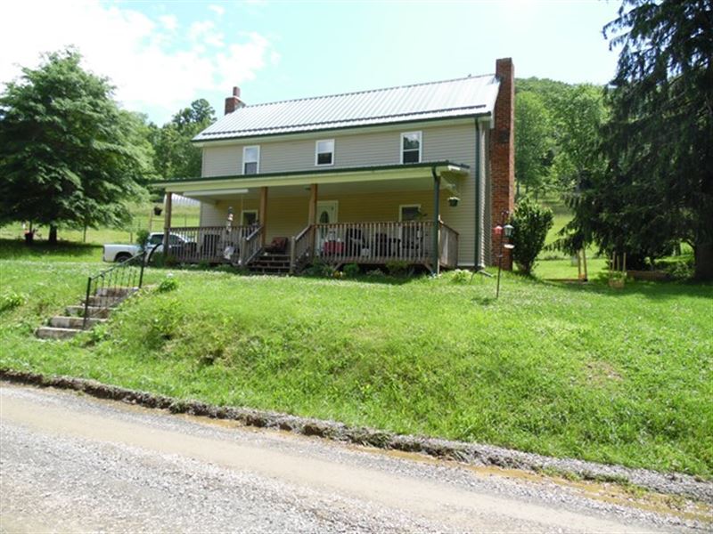Delightful Blue Ridge Farmhouse : Fries : Grayson County : Virginia