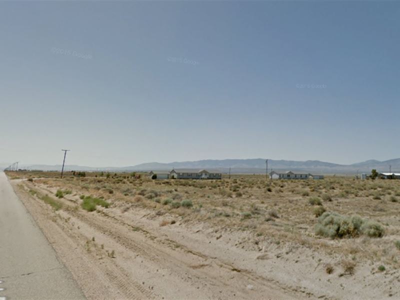 Easy Access To Everything : Rosamond : Kern County : California