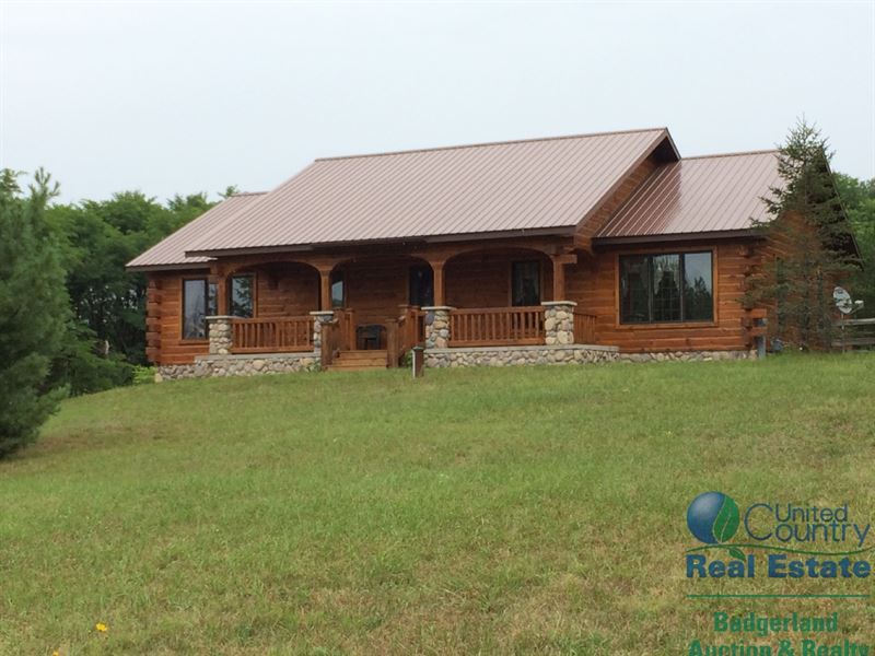 Spectacular Amish Built Log Home : Coloma : Waushara County : Wisconsin