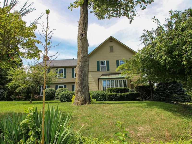 Home for Sale on 1.5 Acre Lot, 174 : Peru : Miami County : Indiana