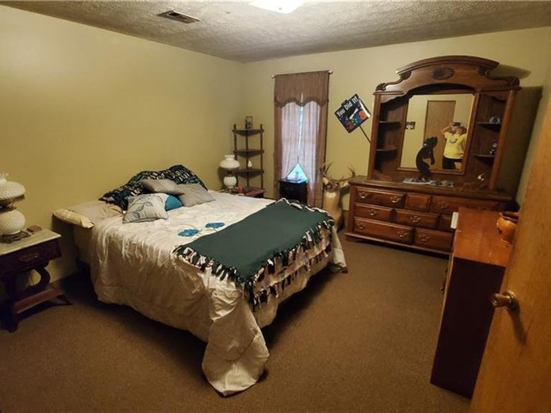 26 Acres with Home in Morgan : Paragon : Morgan County : Indiana