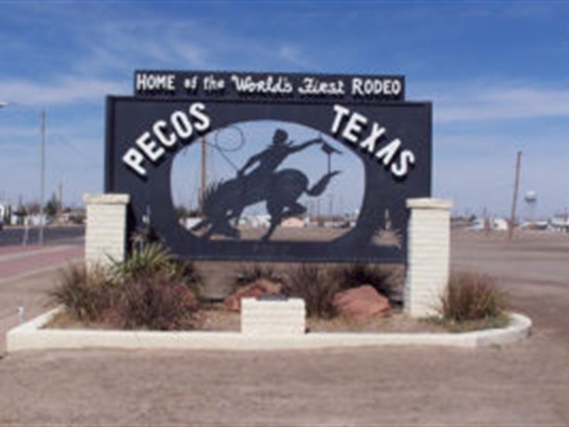 Lot Less Than Half Mile From I-20 : Pecos : Reeves County : Texas