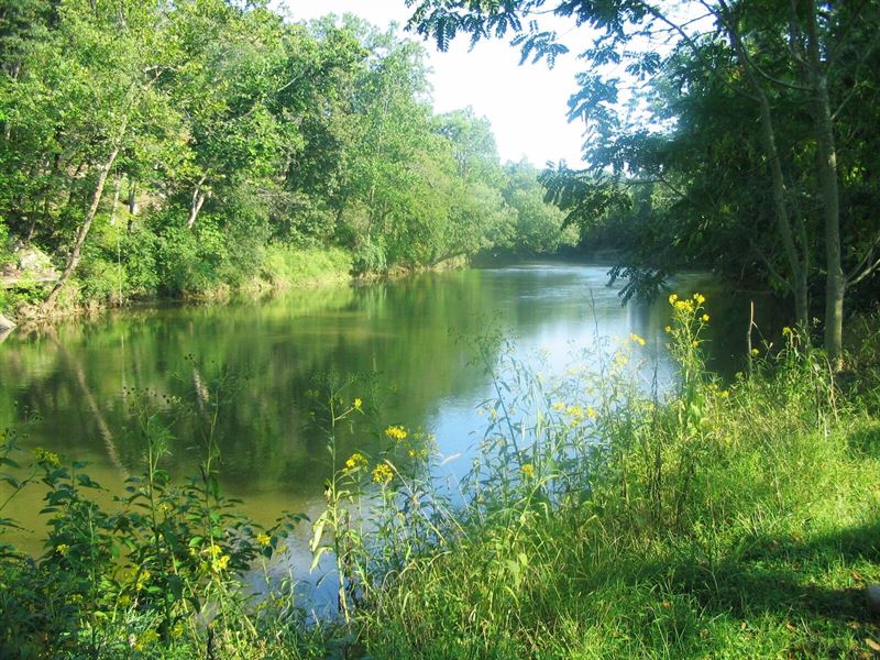 Perfect for Hunting / Fishing : Deer Lodge : Morgan County : Tennessee