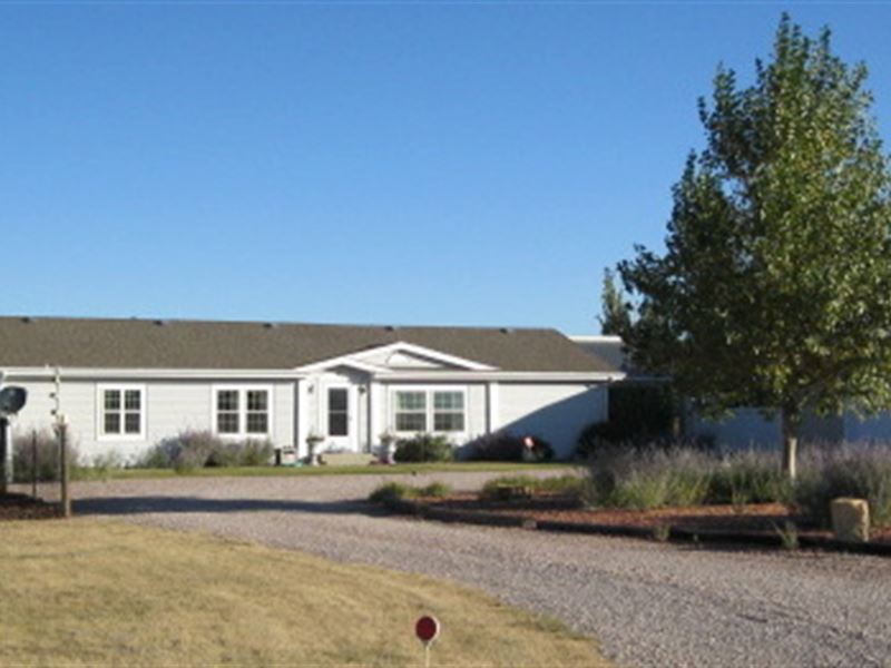 3/2 Home, Shop, Pond, Barn : Moorcroft : Crook County : Wyoming