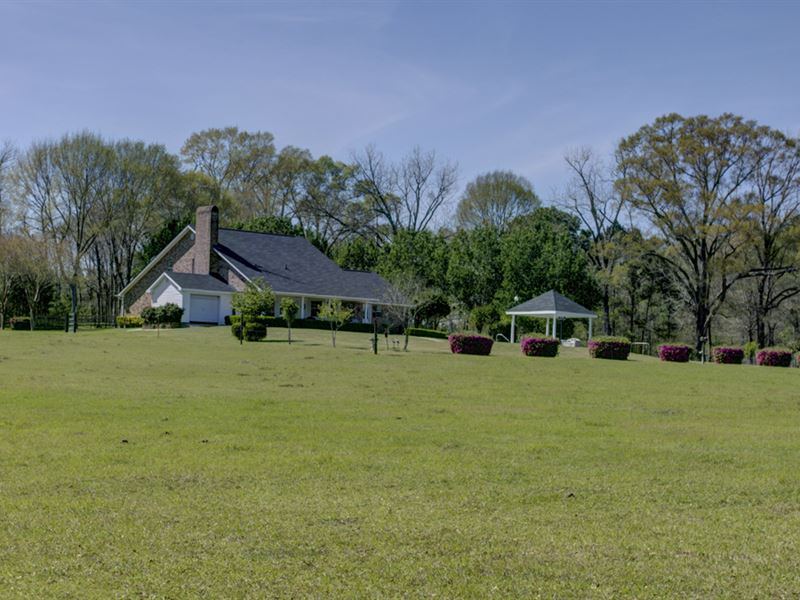Beautiful 32 Acre Country Estate : Woodville : Wilkinson County : Mississippi