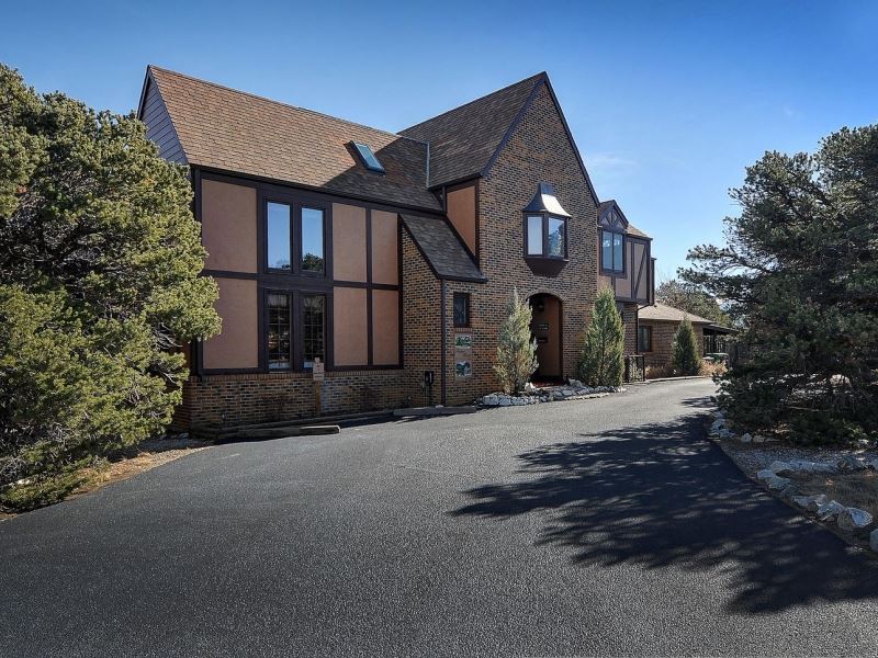 Tudor Rose Bed, Breakfast, Chalets : Salida : Chaffee County : Colorado