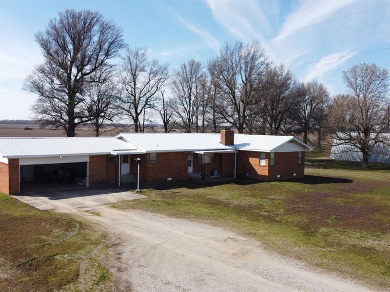 Secluded 3 Bed, 1.5 Bath with Large : Campbell : Dunklin County : Missouri