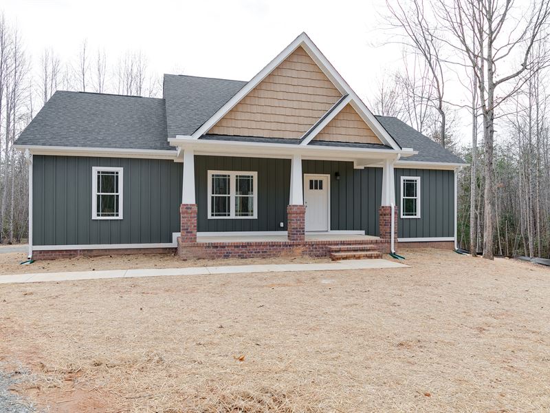 11.52 Acres with New 1600Sqft Home : Sandy Hook : Goochland County : Virginia