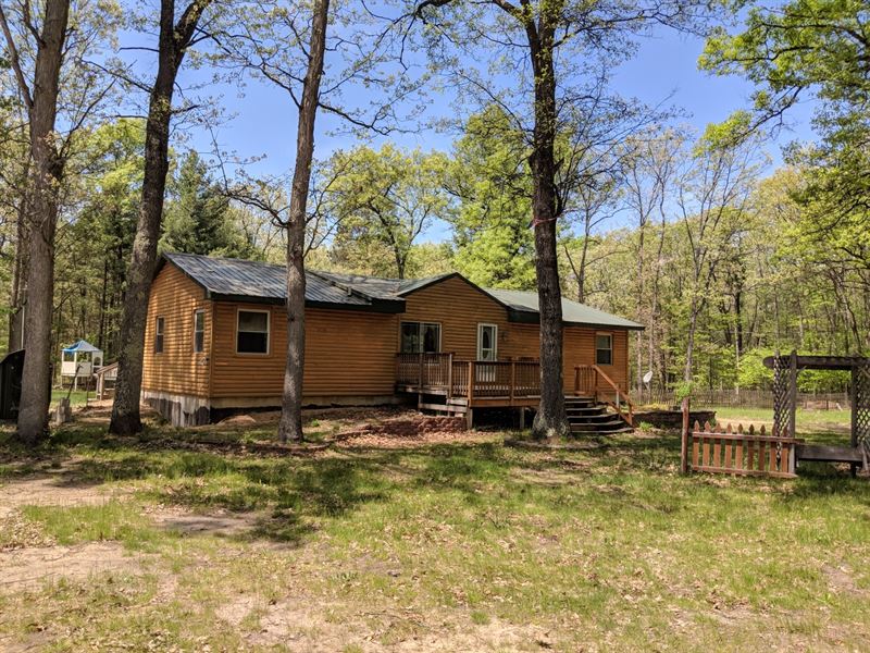 Secluded Ranch Home : Beaver : Newaygo County : Michigan