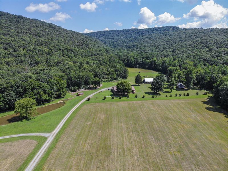 283 Acre Private Cove : Scottsboro : Jackson County : Alabama