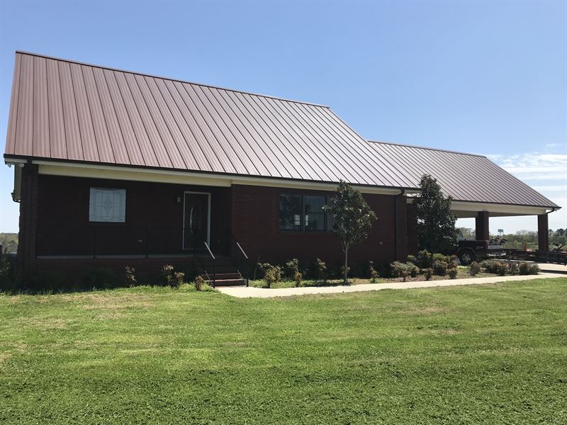 28 Acre Farm and Ranch Style Home : Phil Campbell : Franklin County : Alabama