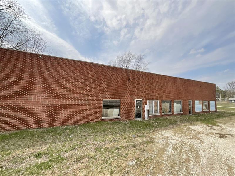 Over 3100 Sq ft Commercial Space : Georgetown : Vermilion County : Illinois