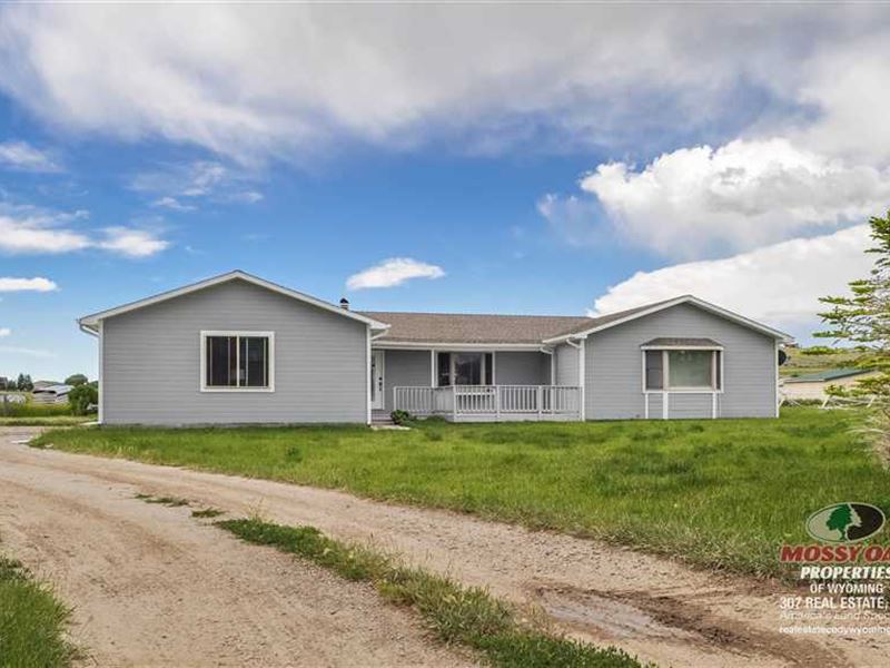 Three Bedroom, Two Bath Home on 2 : Cody : Park County : Wyoming