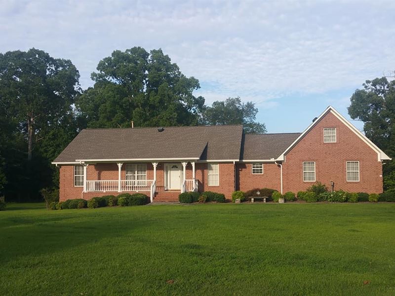 Beautiful House With Acreage Land for Sale in Hanceville, Cullman