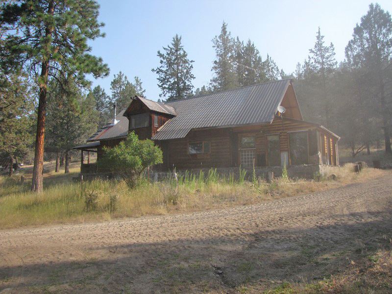 Log Home On 40 Acres Land for Sale in Bonanza, Klamath County, Oregon