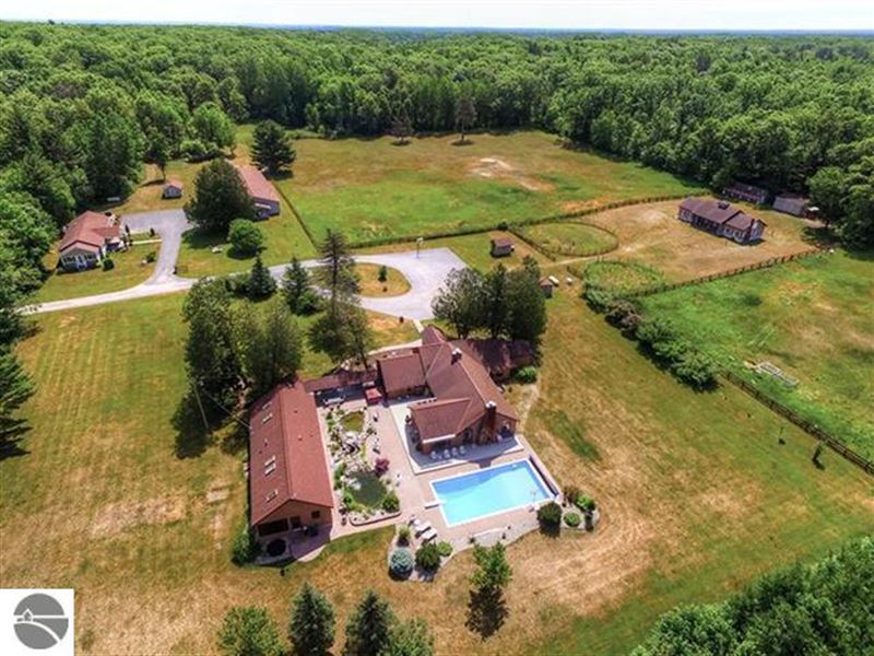 Gorgeous 243 Acres with 3 Homes : Curtis : Alcona County : Michigan