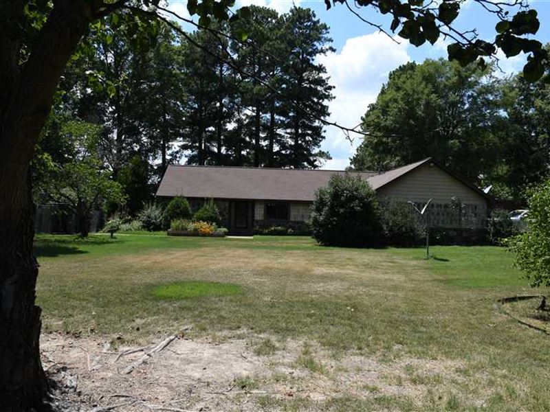 Home on 4 Acres with Pond Nort : Brinkley : Monroe County : Arkansas