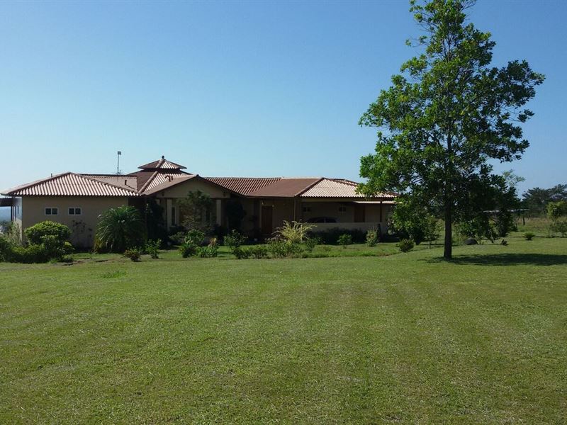 Panama Highlands Custom Built : Panama