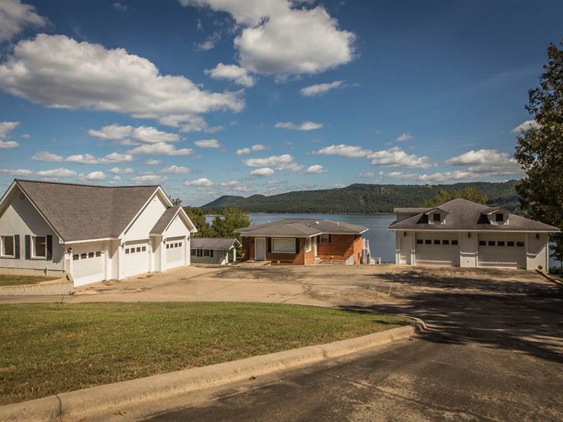 Greers Ferry Lake Front Home : Clinton : Van Buren County : Arkansas
