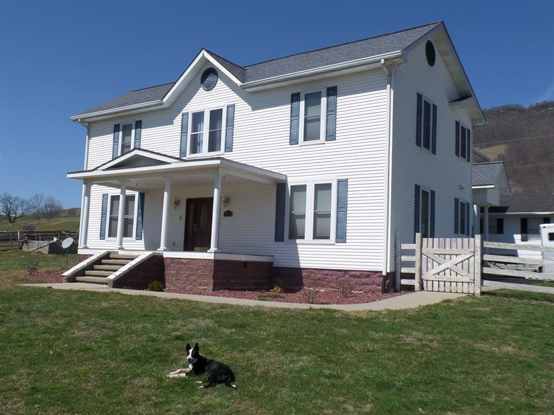 Beautiful Remodeled Farm House : Tazewell : Tazewell County : Virginia