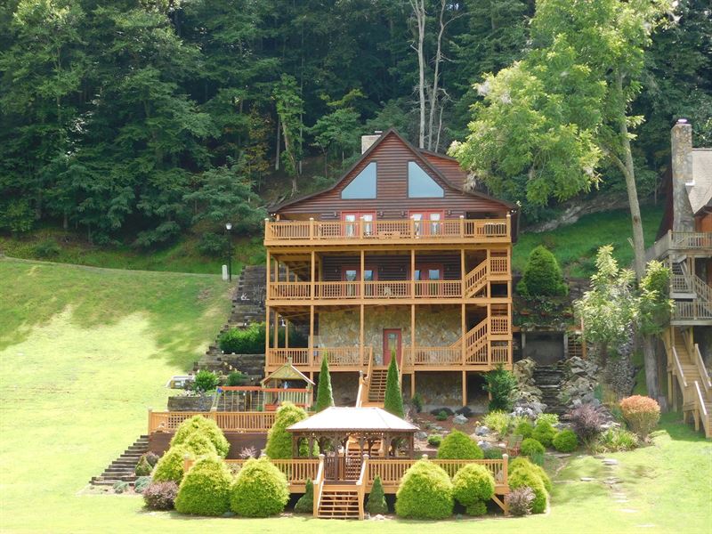 Riverfront Cabin Piney Land for Sale in Piney Creek