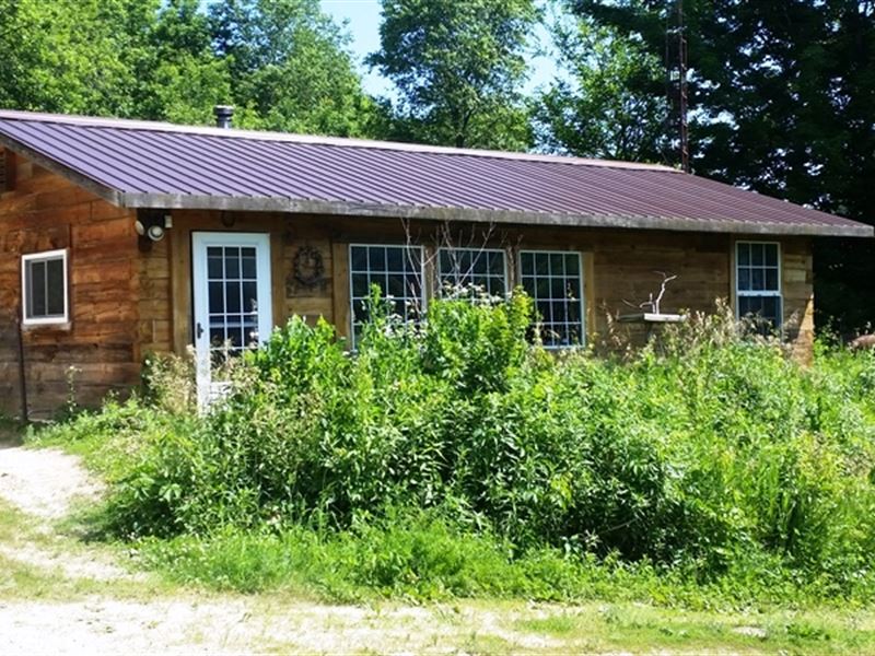 Rustic Log Cabin Prime Deer Hunting : Richland Center : Richland County : Wisconsin