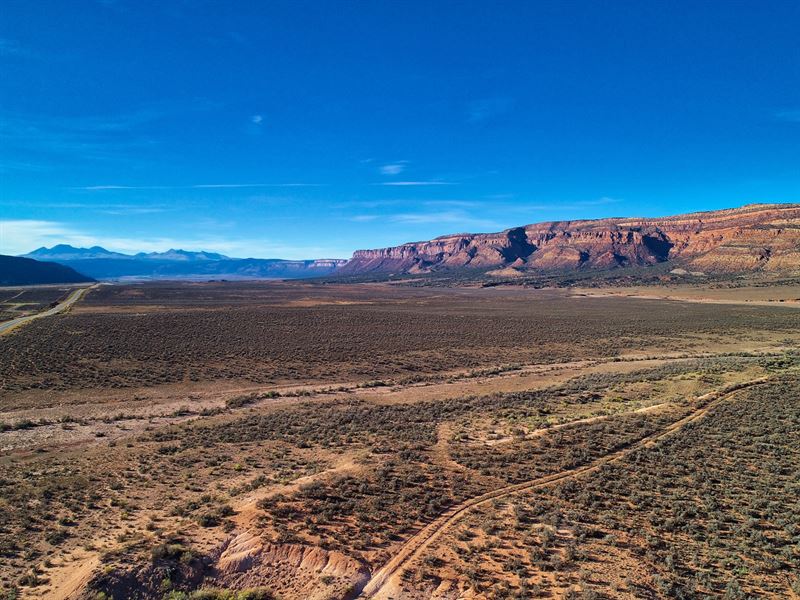 Property Outside Moab, Utah : Naturita : Montrose County : Colorado
