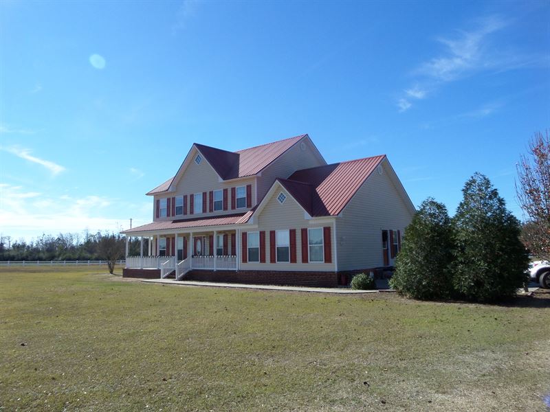 Beautiful Home With Acreage Land for Sale in Odum, Wayne County