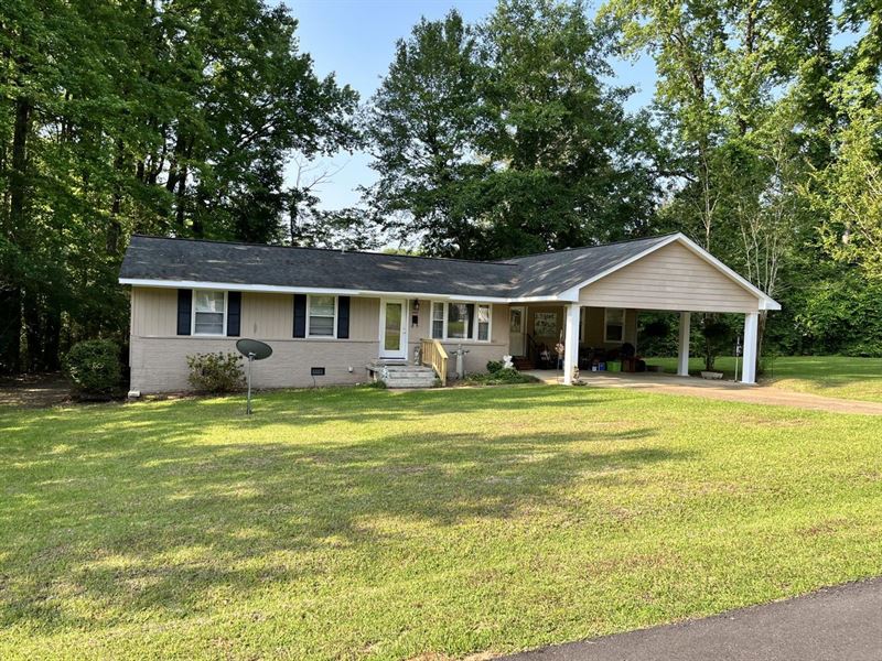 1004 Stirling Circle : Aliceville : Pickens County : Alabama