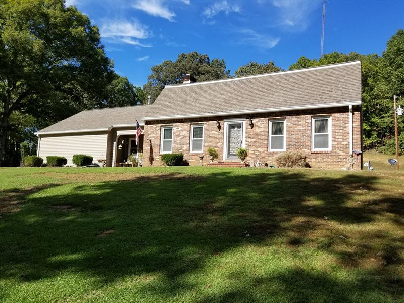4 BR 2 BA Country Home 5.98 Private : Linden : Perry County : Tennessee