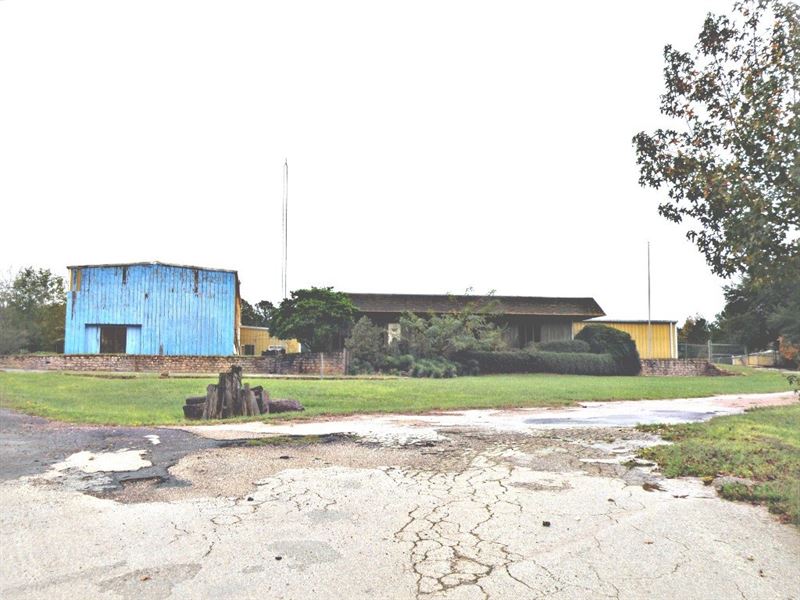 Commercial Warehouse 13 Acres Lease : Palestine : Anderson County : Texas