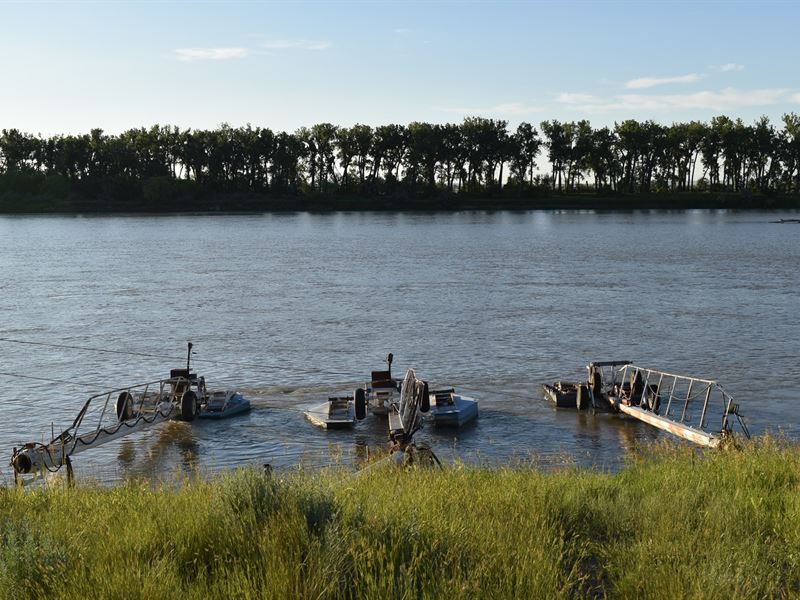Irrigated Farm Missouri River : Wolf Point : McCone County : Montana