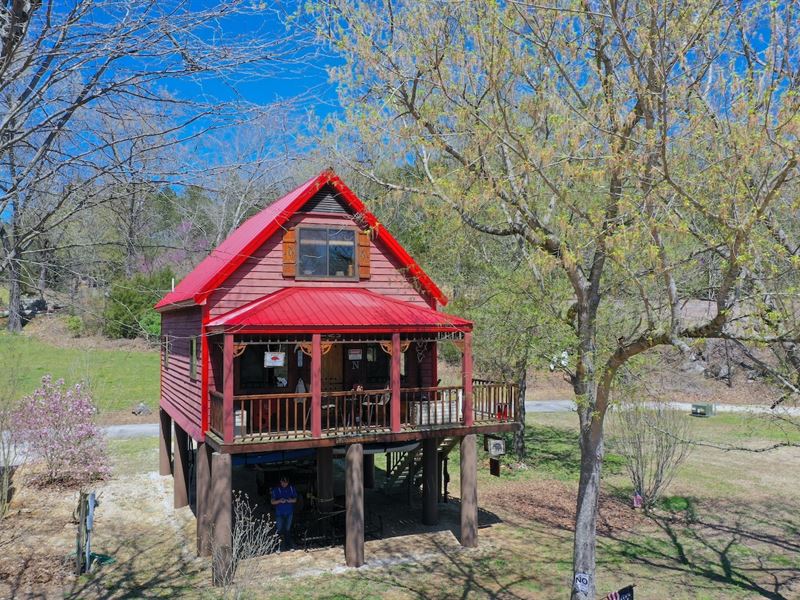 Spring River Cabin River Frontage : Mammoth Spring : Fulton County : Arkansas