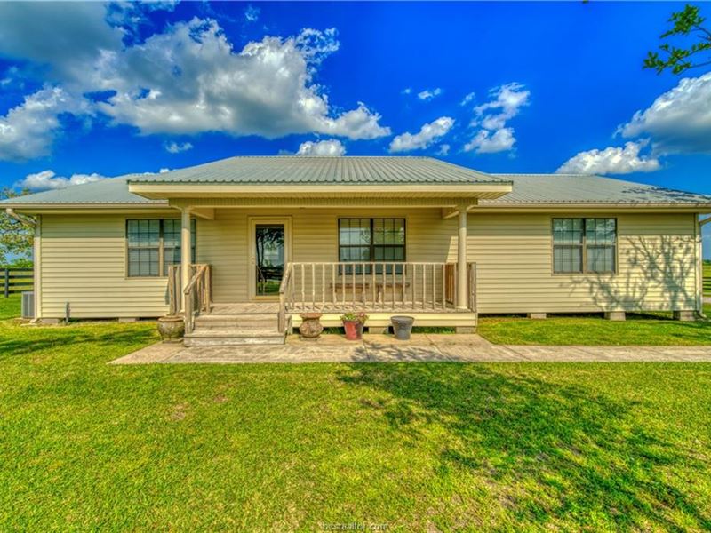 Beautiful Home with Acreage : North Zulch : Madison County : Texas