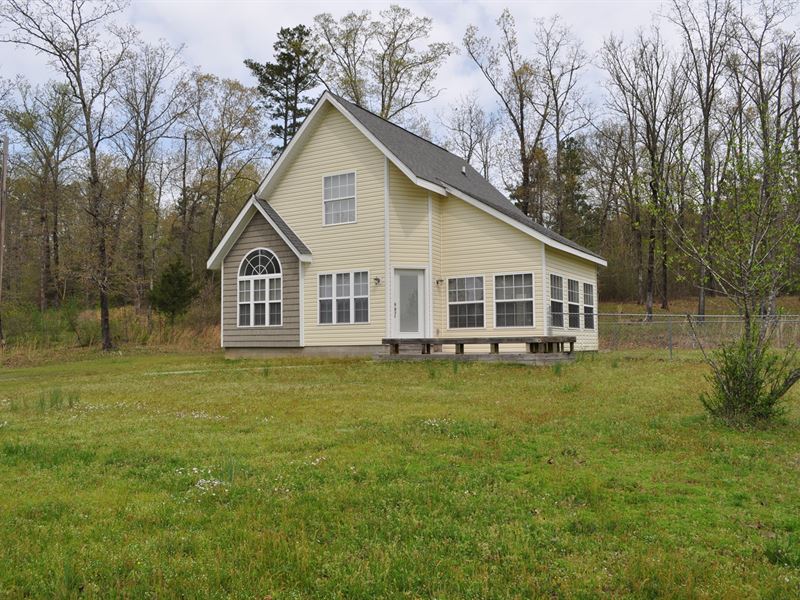 Two Story Country Cottage Close to : Clinton : Van Buren County : Arkansas